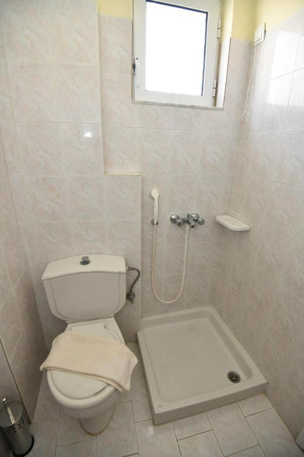 Iskas Apartments เอียลิซอส ภายนอก รูปภาพ