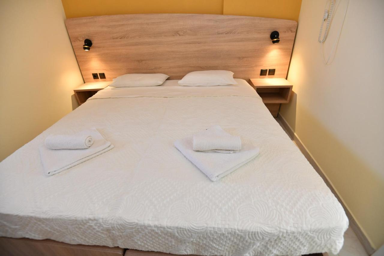 Iskas Apartments เอียลิซอส ภายนอก รูปภาพ
