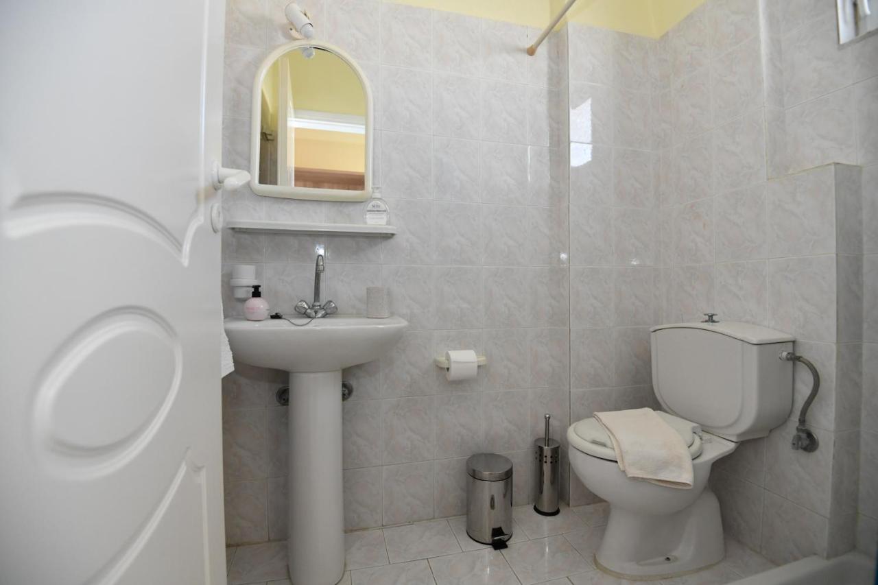 Iskas Apartments เอียลิซอส ภายนอก รูปภาพ