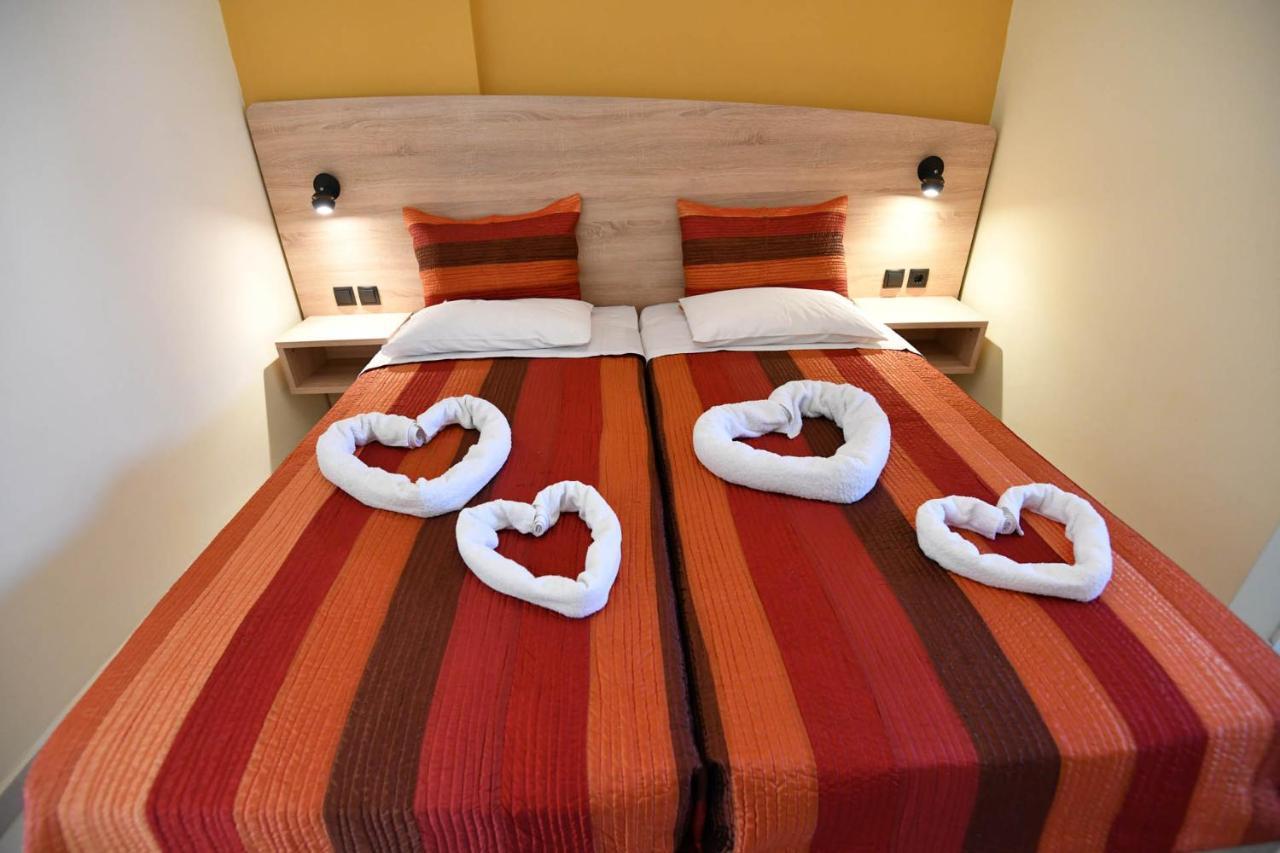 Iskas Apartments เอียลิซอส ภายนอก รูปภาพ