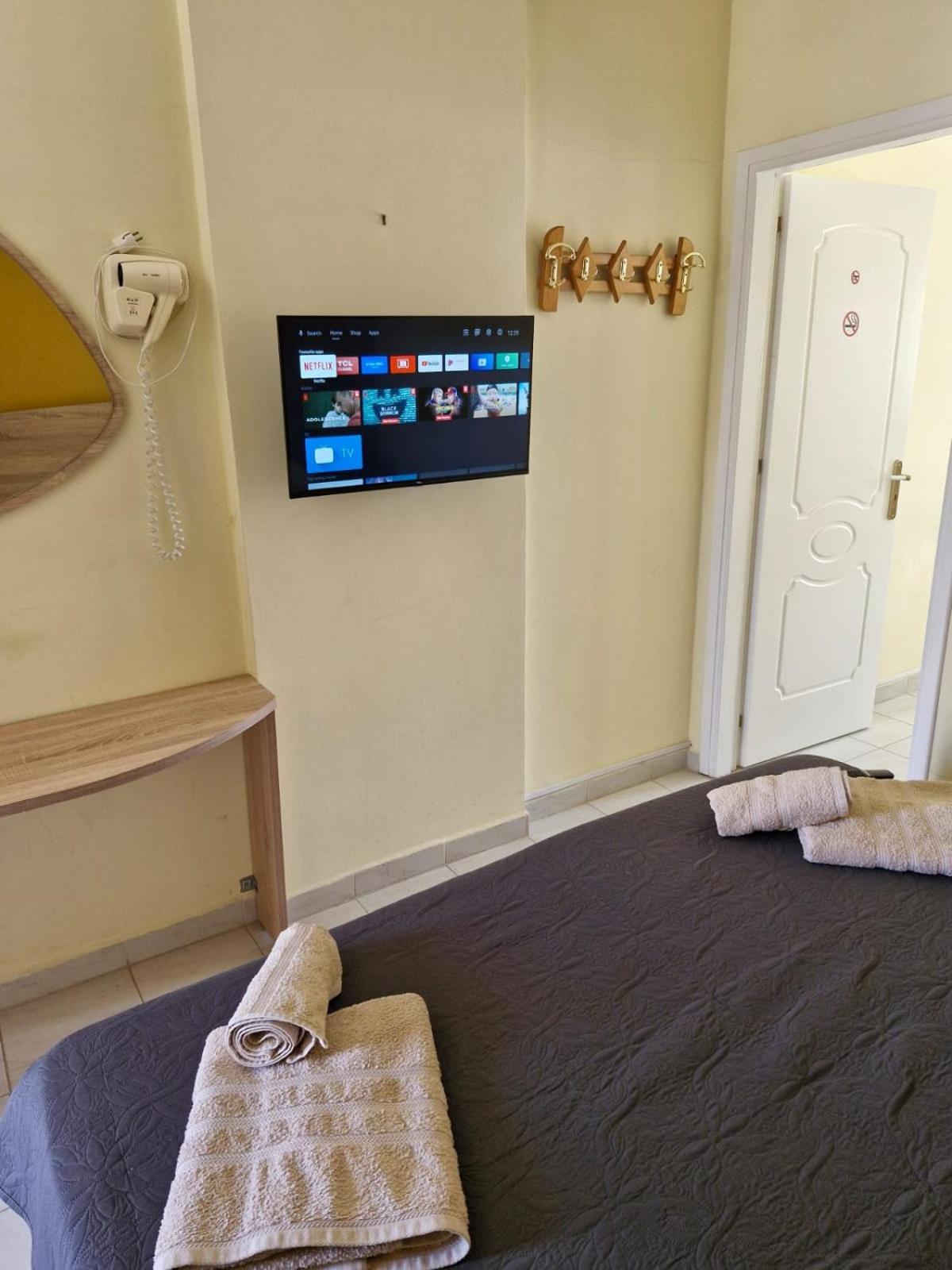 Iskas Apartments เอียลิซอส ภายนอก รูปภาพ
